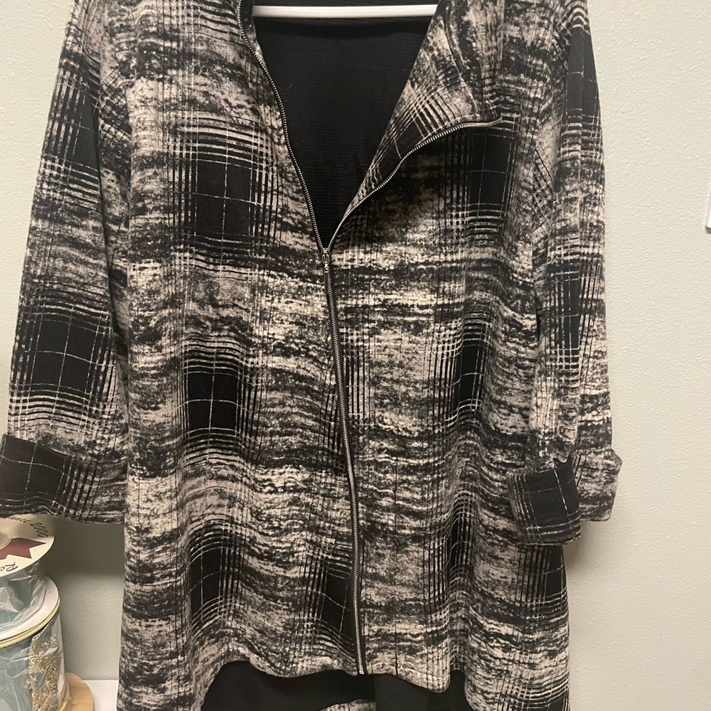 Comfy USA Monochrome Textured Blazer